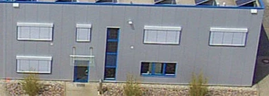 Eingang am Bürotrakt der Rosell GmbH