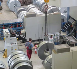 Presse mit Coilhaspel und Richtanlage