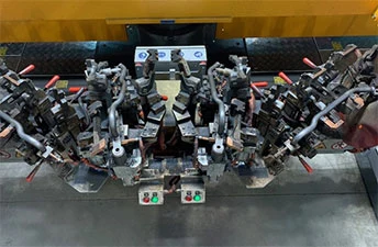 Schweißvorrichtung mit eingelegten Bauteilen